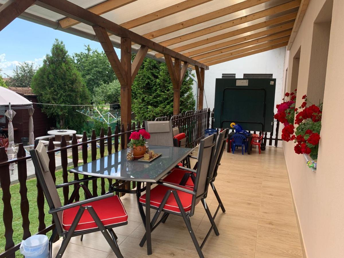 Nagcsalados Rozsa Apartman Balatonlelle Bagian luar foto
