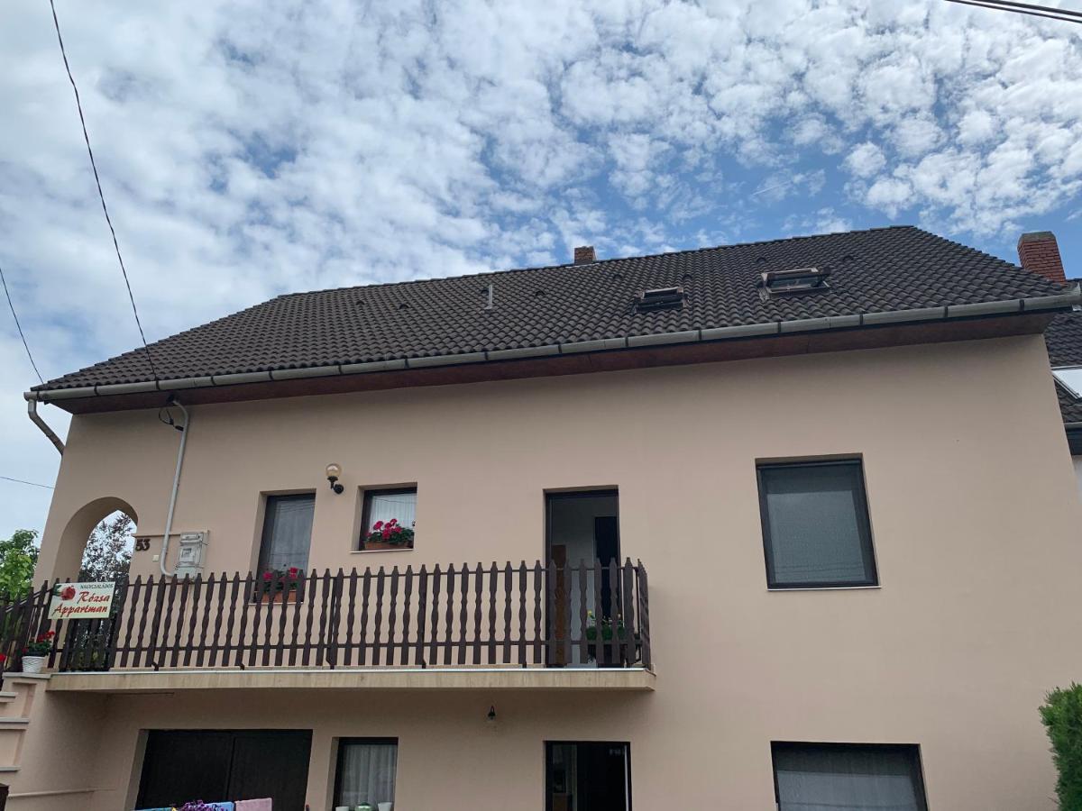 Nagcsalados Rozsa Apartman Balatonlelle Bagian luar foto