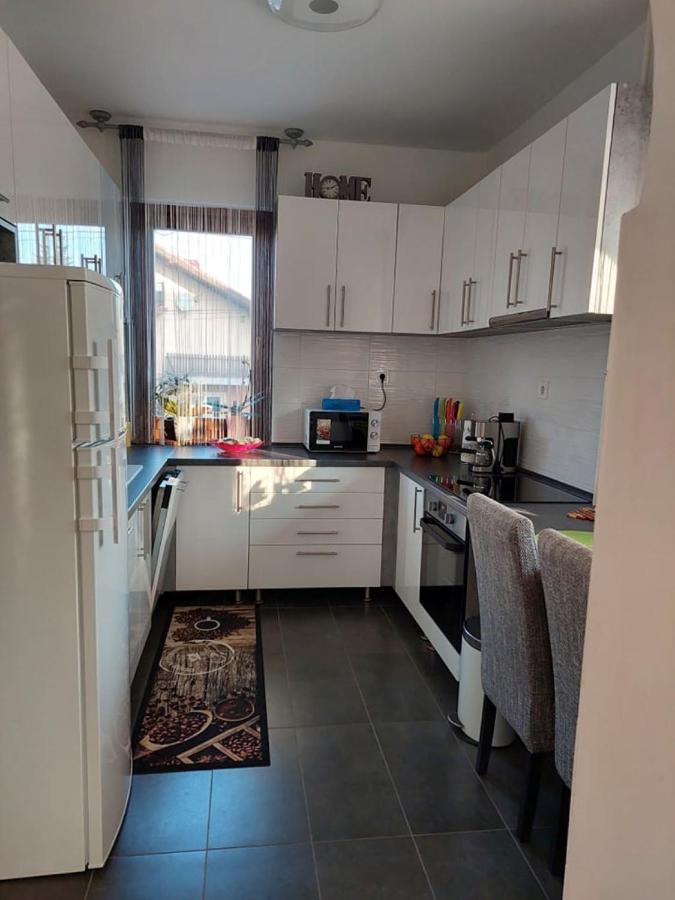 Nagcsalados Rozsa Apartman Balatonlelle Bagian luar foto
