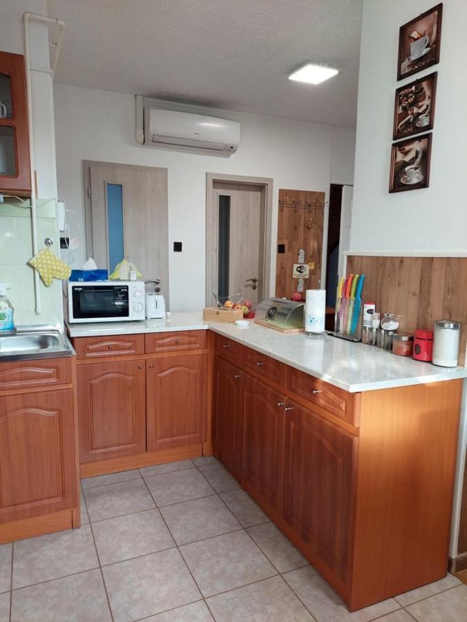 Nagcsalados Rozsa Apartman Balatonlelle Bagian luar foto