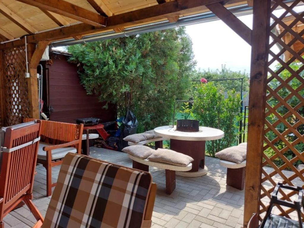 Nagcsalados Rozsa Apartman Balatonlelle Bagian luar foto