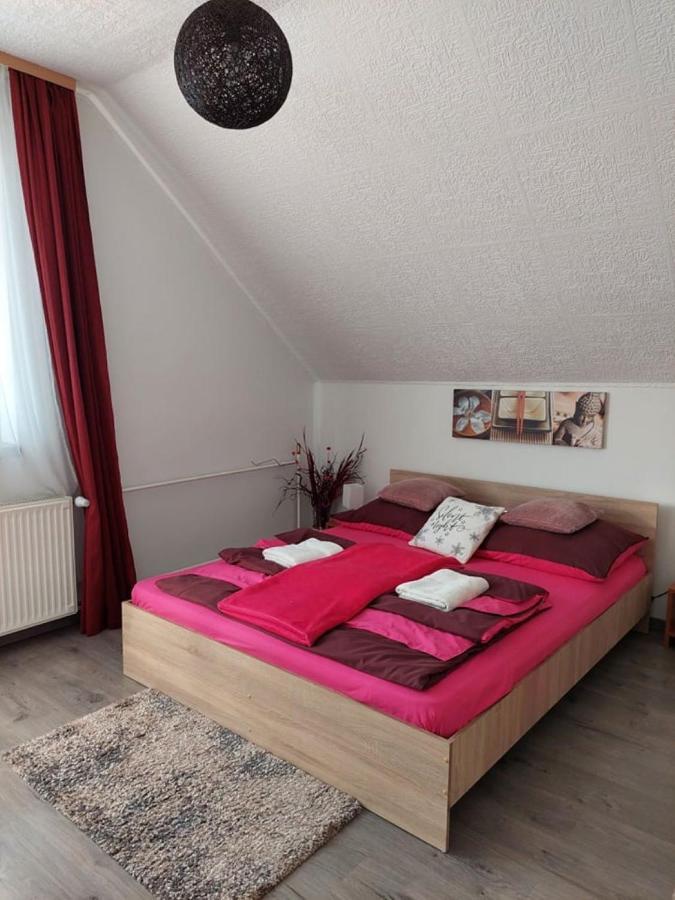 Nagcsalados Rozsa Apartman Balatonlelle Bagian luar foto