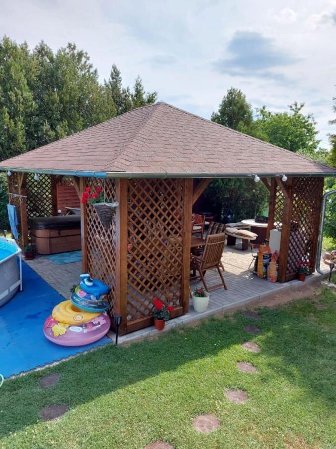 Nagcsalados Rozsa Apartman Balatonlelle Bagian luar foto