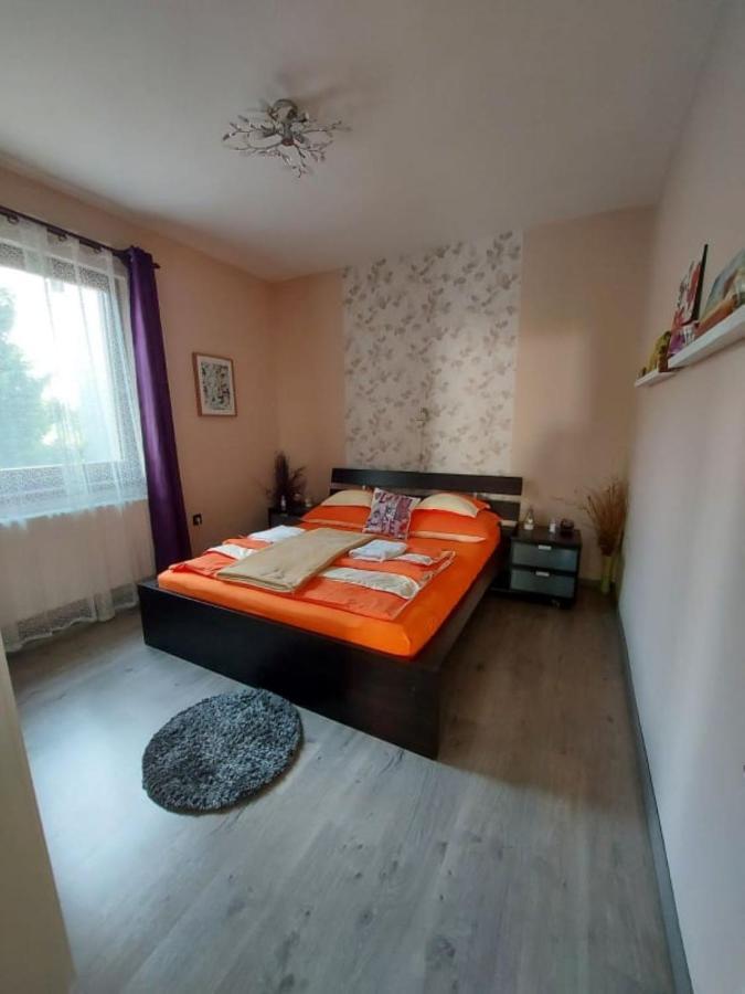 Nagcsalados Rozsa Apartman Balatonlelle Bagian luar foto