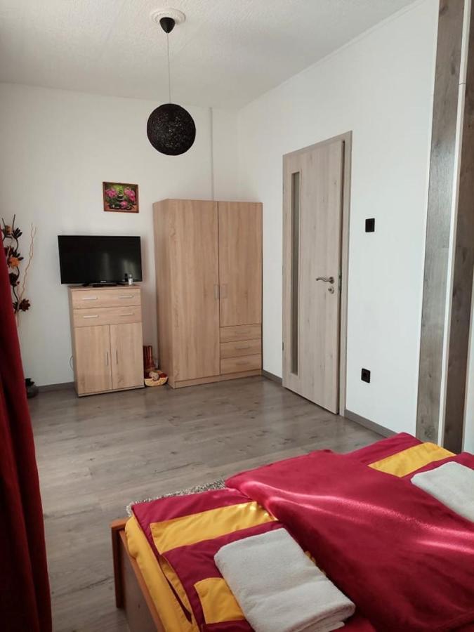 Nagcsalados Rozsa Apartman Balatonlelle Bagian luar foto