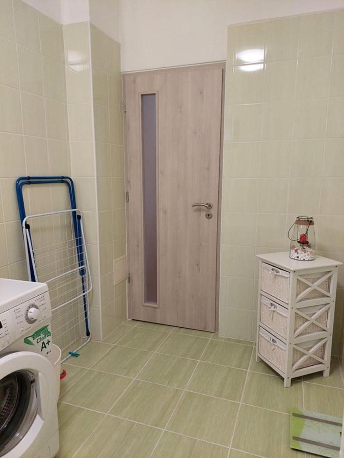 Nagcsalados Rozsa Apartman Balatonlelle Bagian luar foto