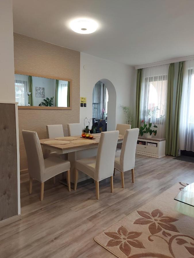 Nagcsalados Rozsa Apartman Balatonlelle Bagian luar foto