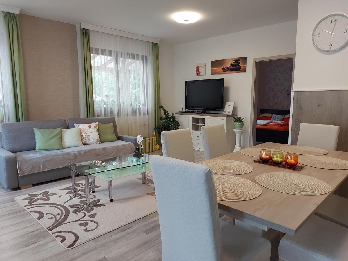 Nagcsalados Rozsa Apartman Balatonlelle Bagian luar foto
